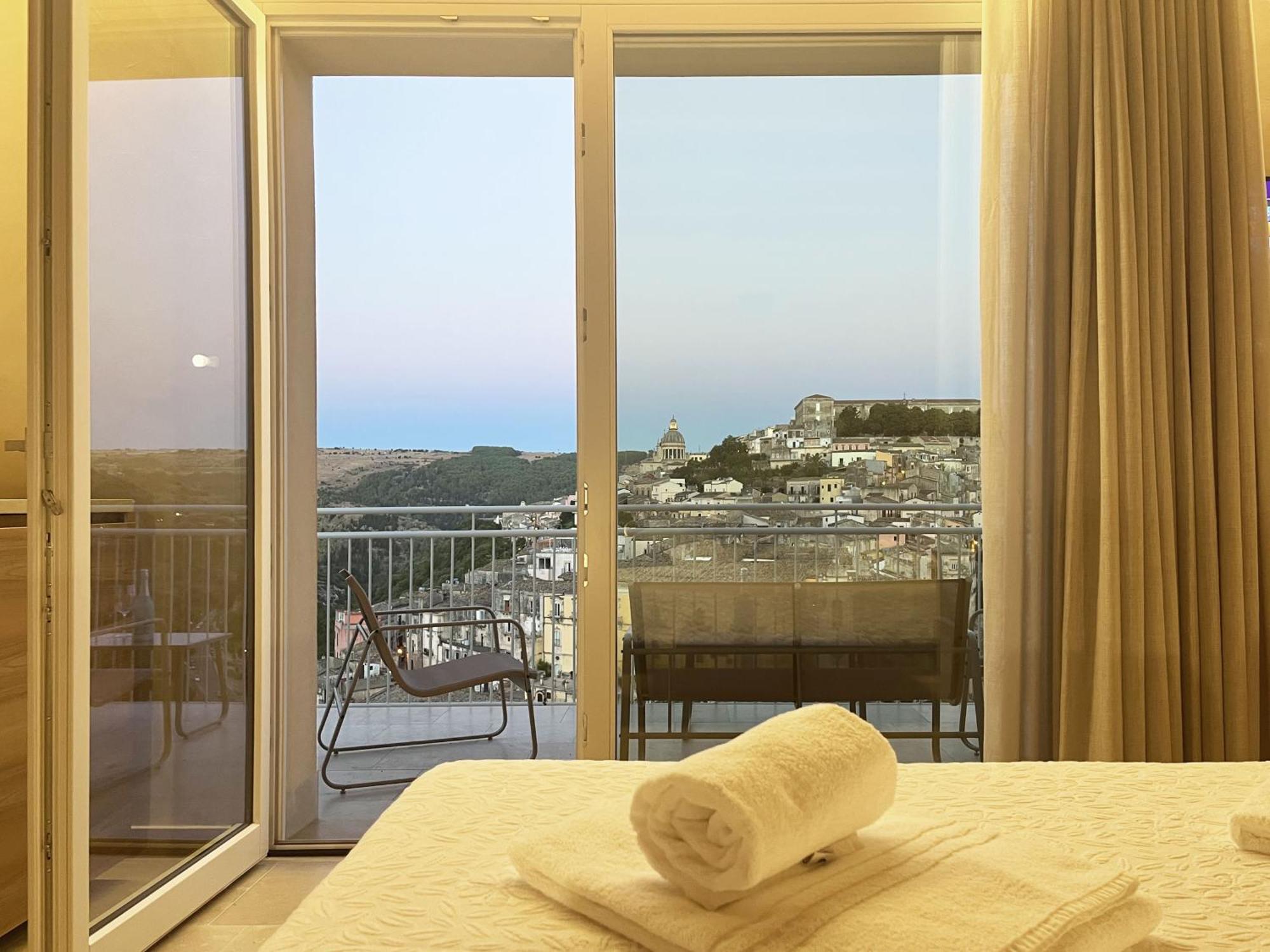 La Casa Di Irene - Suites Con Vista Ragusa Exterior foto
